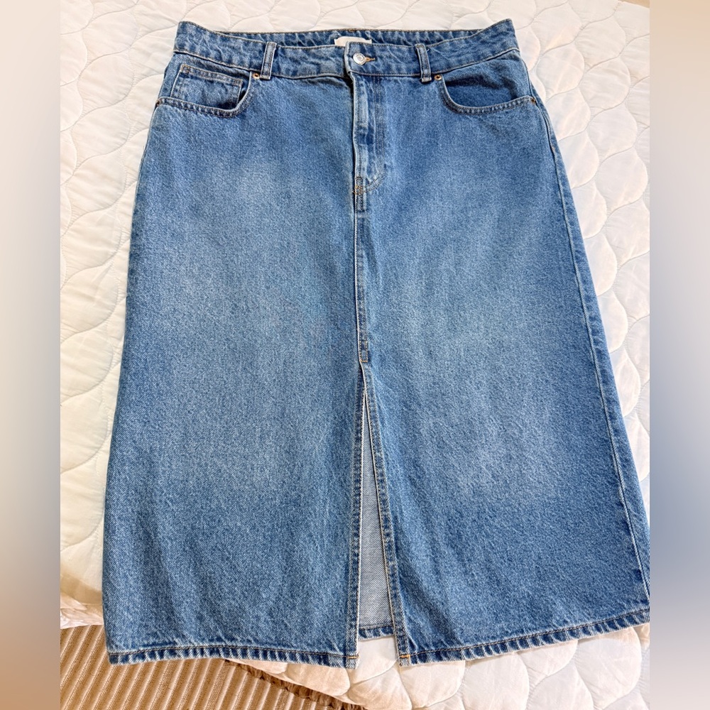 H&M Mid Wash Denim Midi Skirt